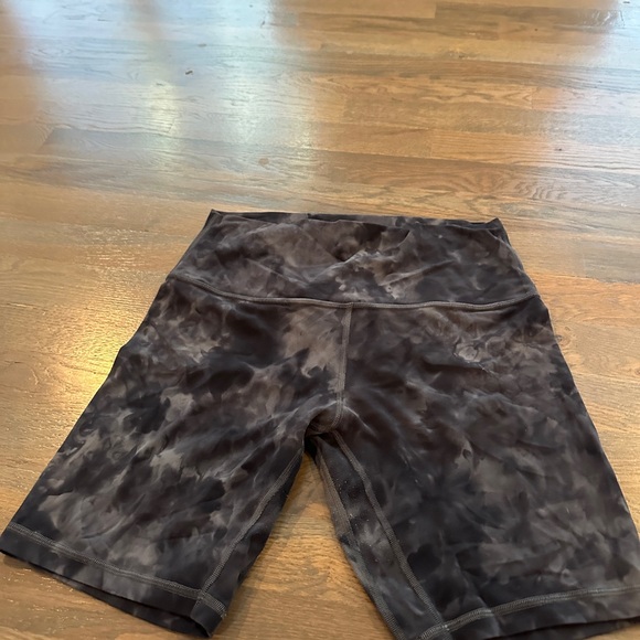 Lululemon align high rise short size 10 - Picture 2 of 4